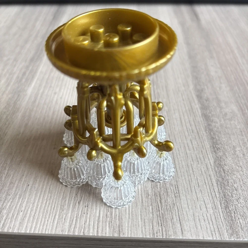 Sylvanian Families Calico Critters Manor Mansion Hotel Chandelier Light Gold